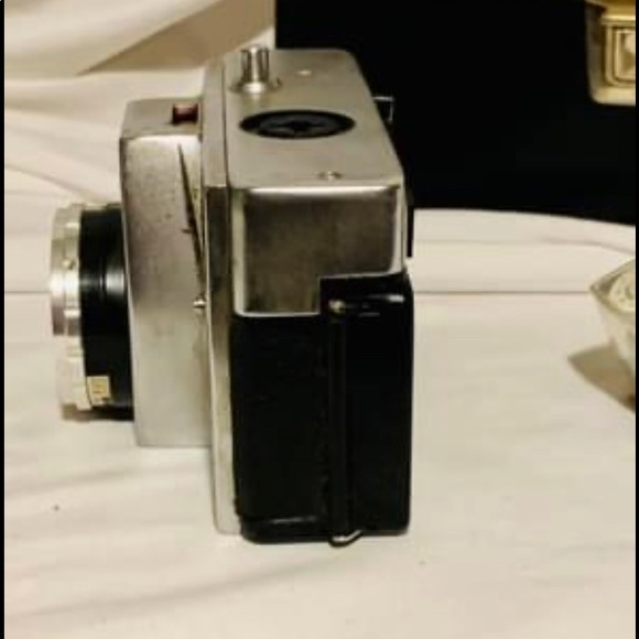 Vtg Camera/Flash bulbs/Case UNTESTED  (Halina Simplette EE Auto) - Picture 5 of 7